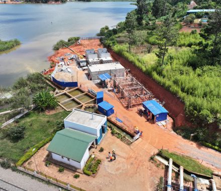 TRAVAUX DE CONSTRUCTION D'UNITES COMPACTES DE TRAITEMENT D'EAU A MANDROSEZA ET PERIPHERIE