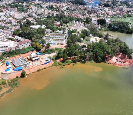 TRAVAUX DE CONSTRUCTION D'UNITES COMPACTES DE TRAITEMENT D'EAU A MANDROSEZA ET PERIPHERIE